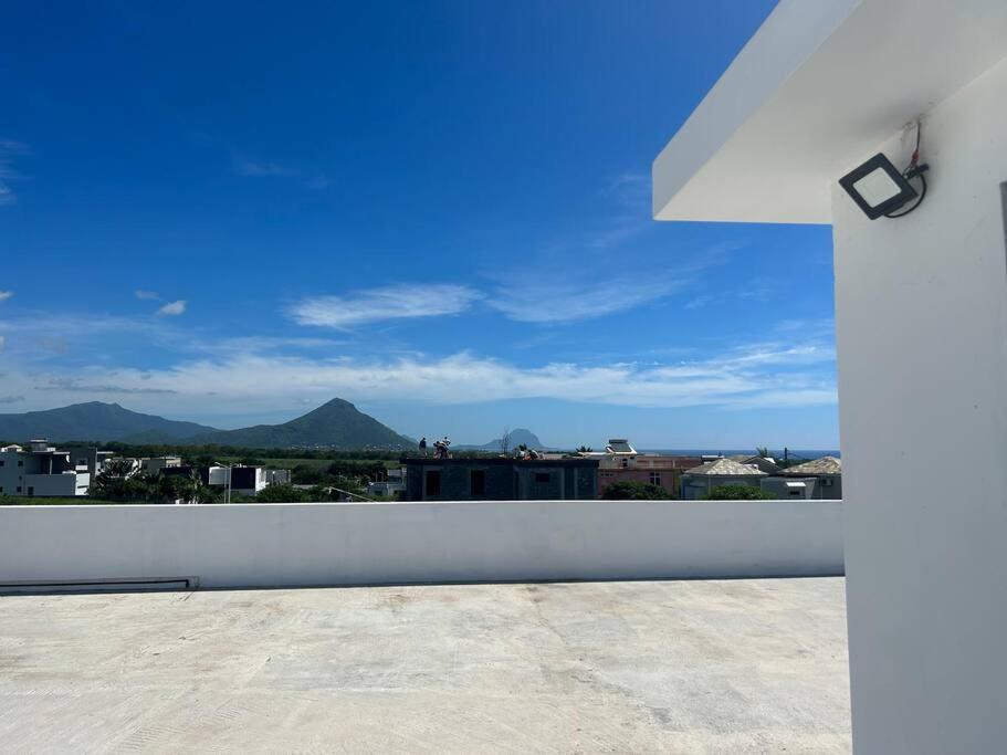 Amazing Sunset View Rooftop. Flic-en-Flacq Exterior foto