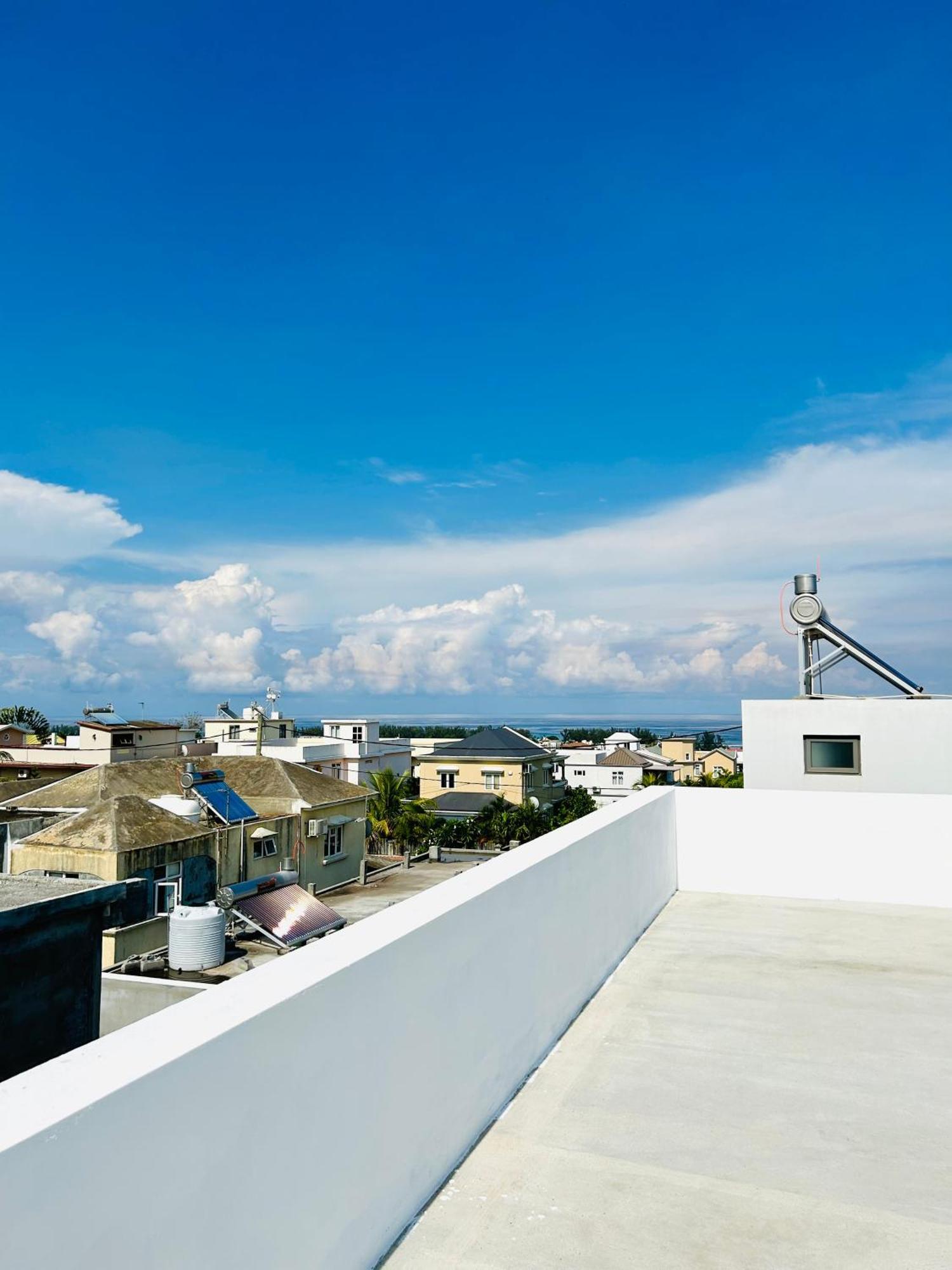 Amazing Sunset View Rooftop. Flic-en-Flacq Exterior foto